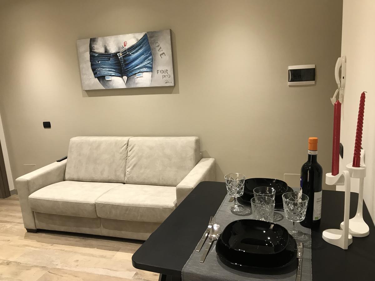Sforza Apartment Near Duomo มิลาน ภายนอก รูปภาพ